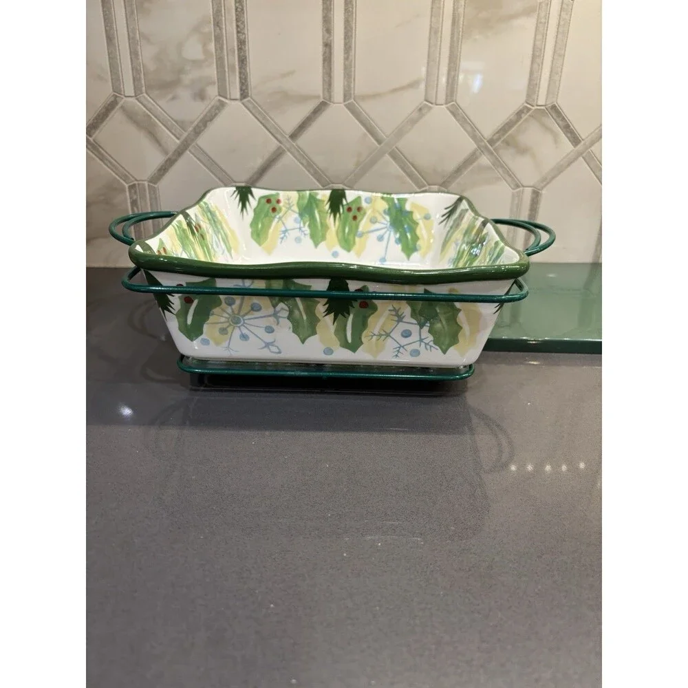 Temp-tations by Tara Hometown Christmas Large 8.75” Dish W/ Trivet Lid Wire Rack